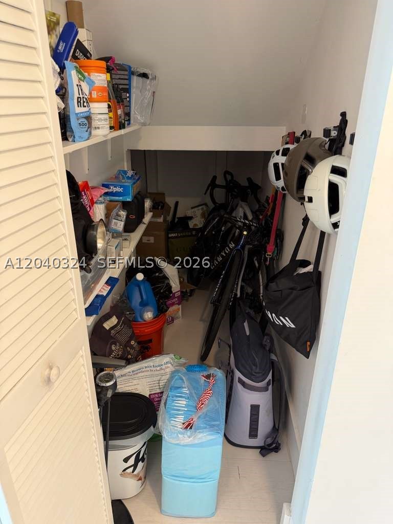 41 SE 5th St #1708, Miami FL 33131