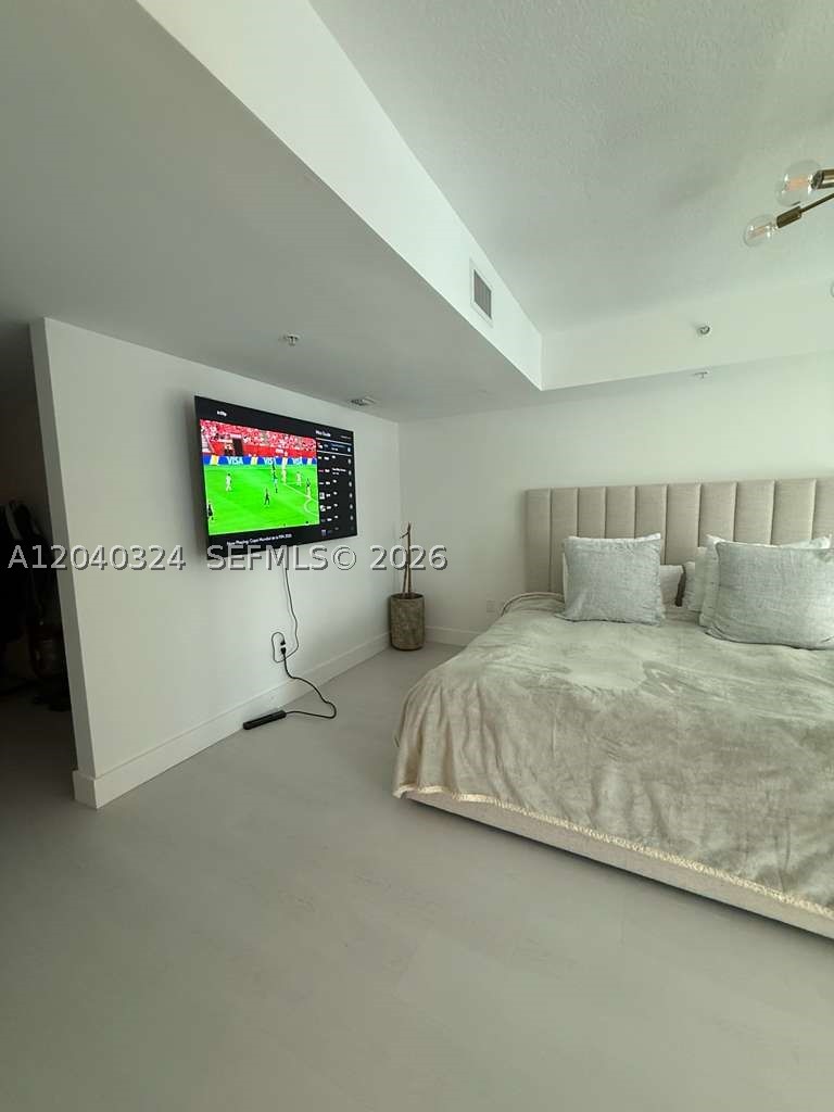 41 SE 5th St #1708, Miami FL 33131