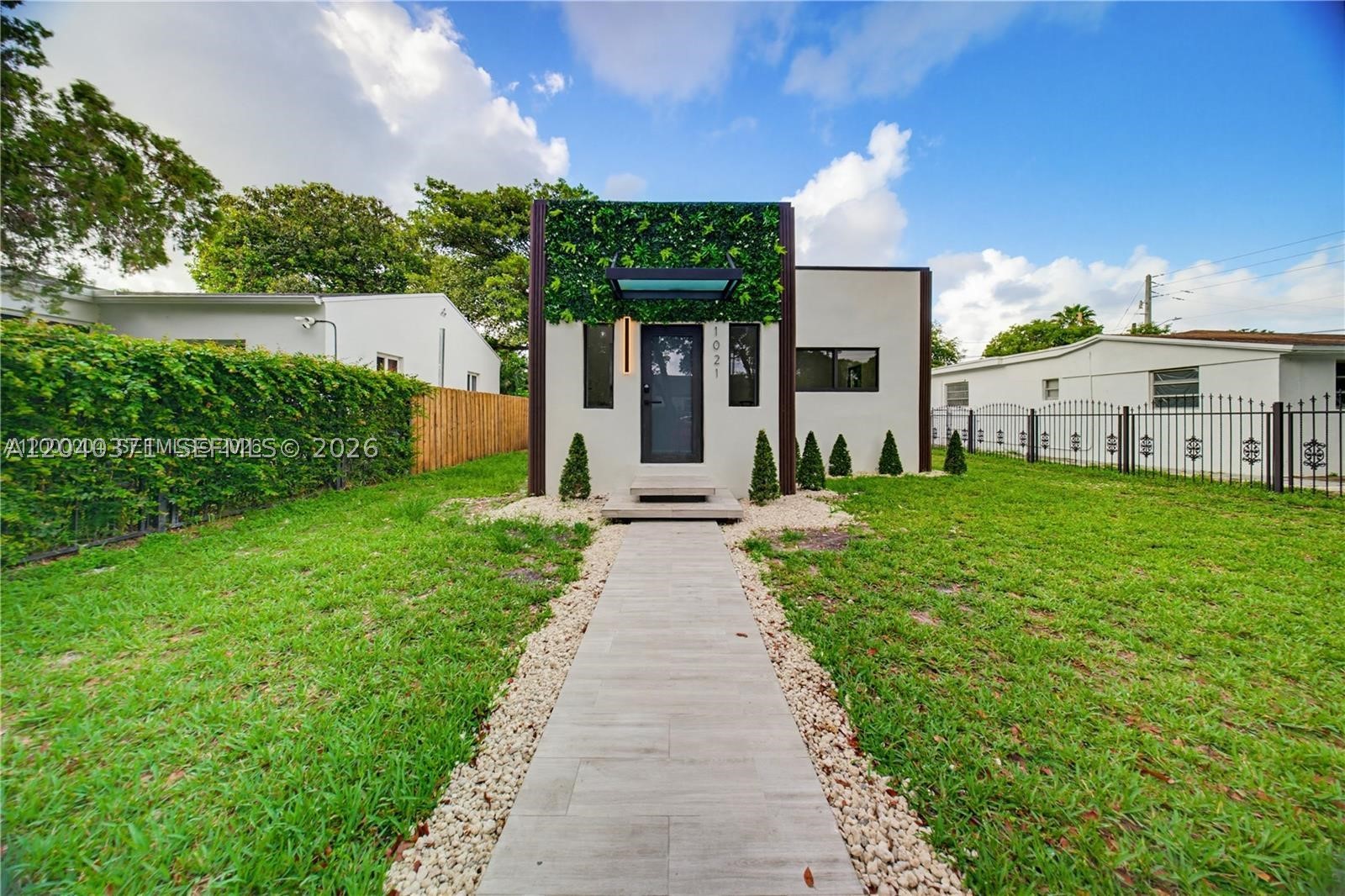 1021 NW 48th St, Miami FL 33127