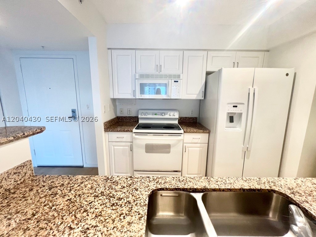 1155 BRICKELL BAY DR #807, Miami FL 33131