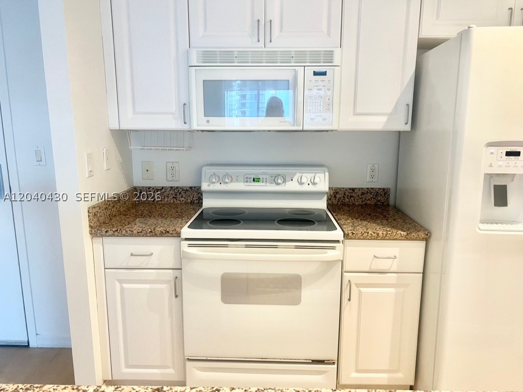 1155 BRICKELL BAY DR #807, Miami FL 33131