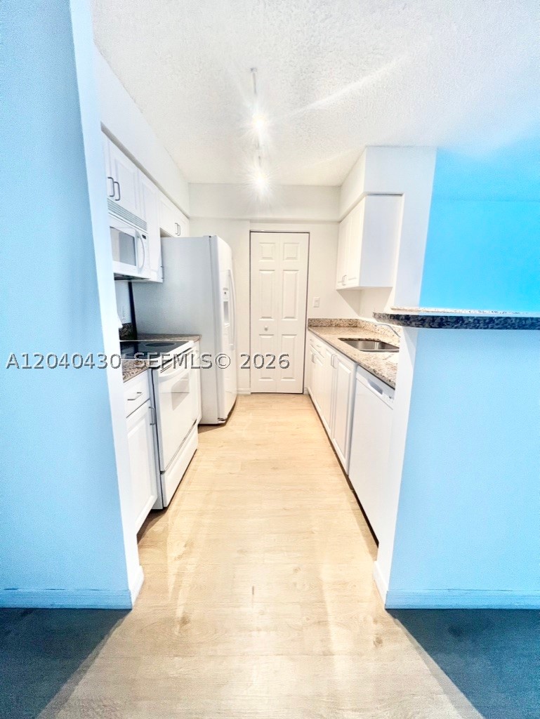 1155 BRICKELL BAY DR #807, Miami FL 33131