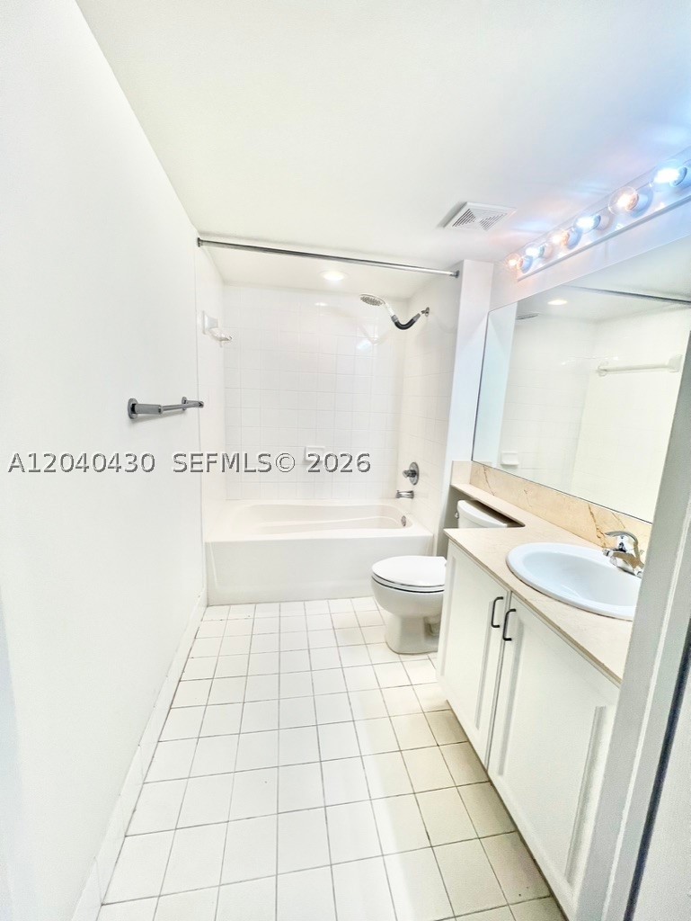 1155 BRICKELL BAY DR #807, Miami FL 33131
