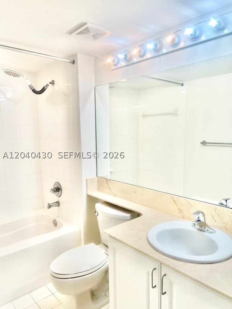 1155 BRICKELL BAY DR #807, Miami FL 33131