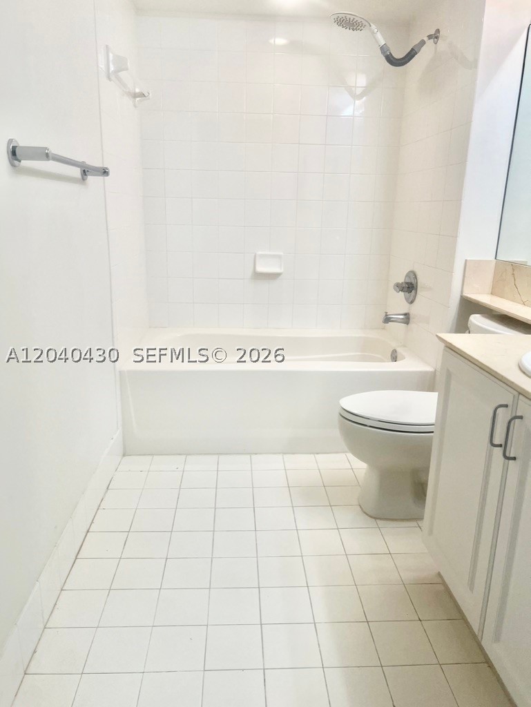 1155 BRICKELL BAY DR #807, Miami FL 33131