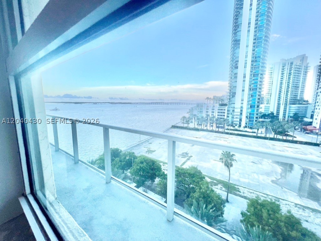 1155 BRICKELL BAY DR #807, Miami FL 33131