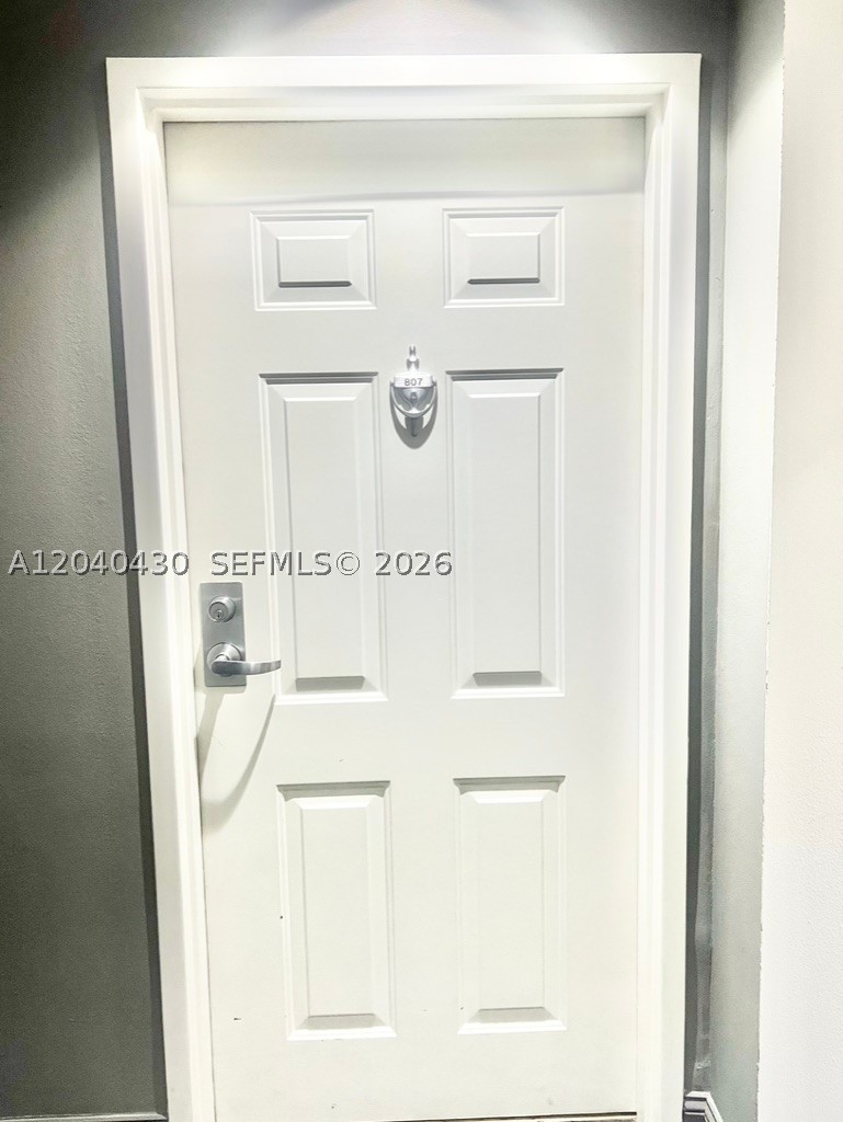 1155 BRICKELL BAY DR #807, Miami FL 33131