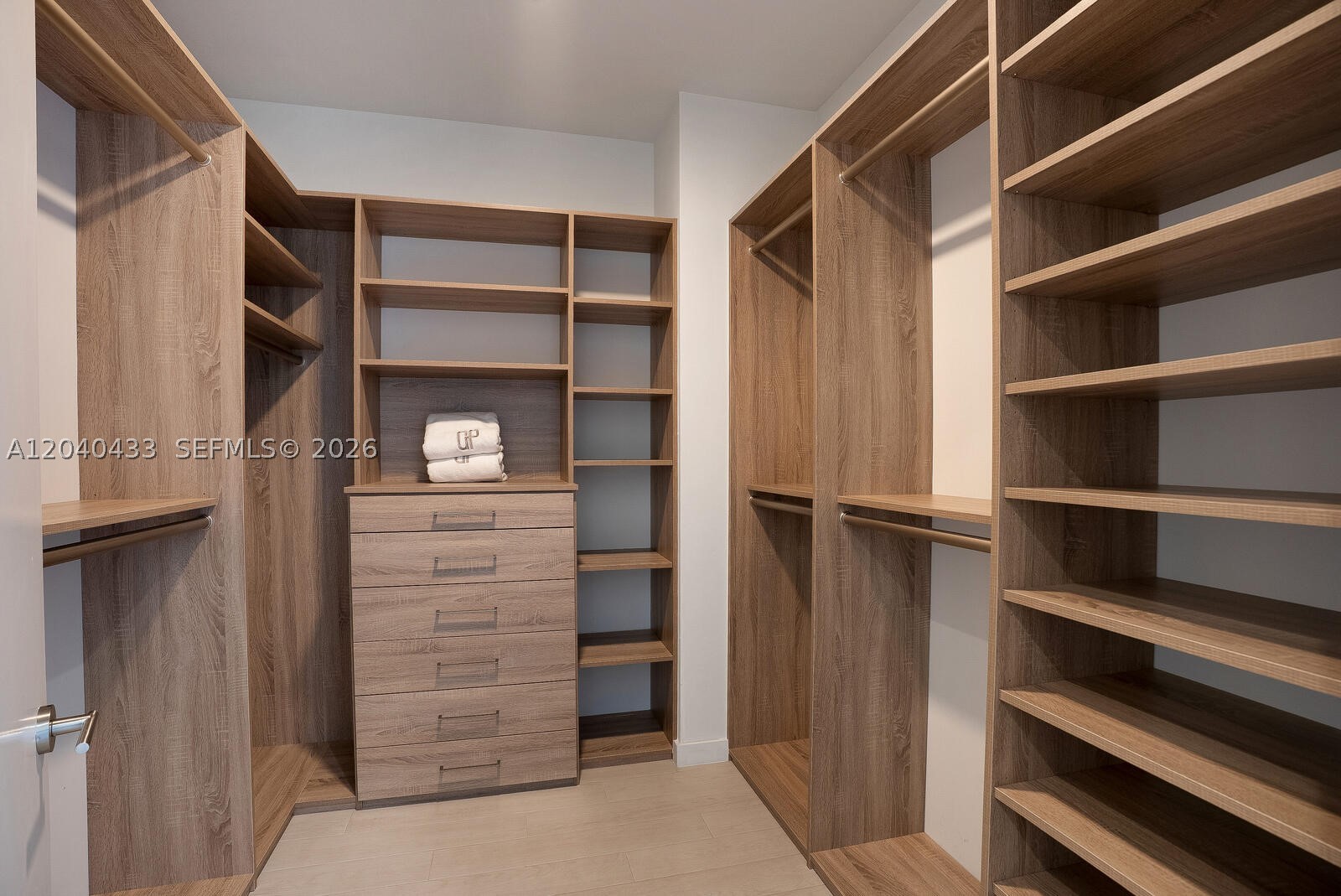 275 Giralda Ave #6C, Coral Gables FL 33134