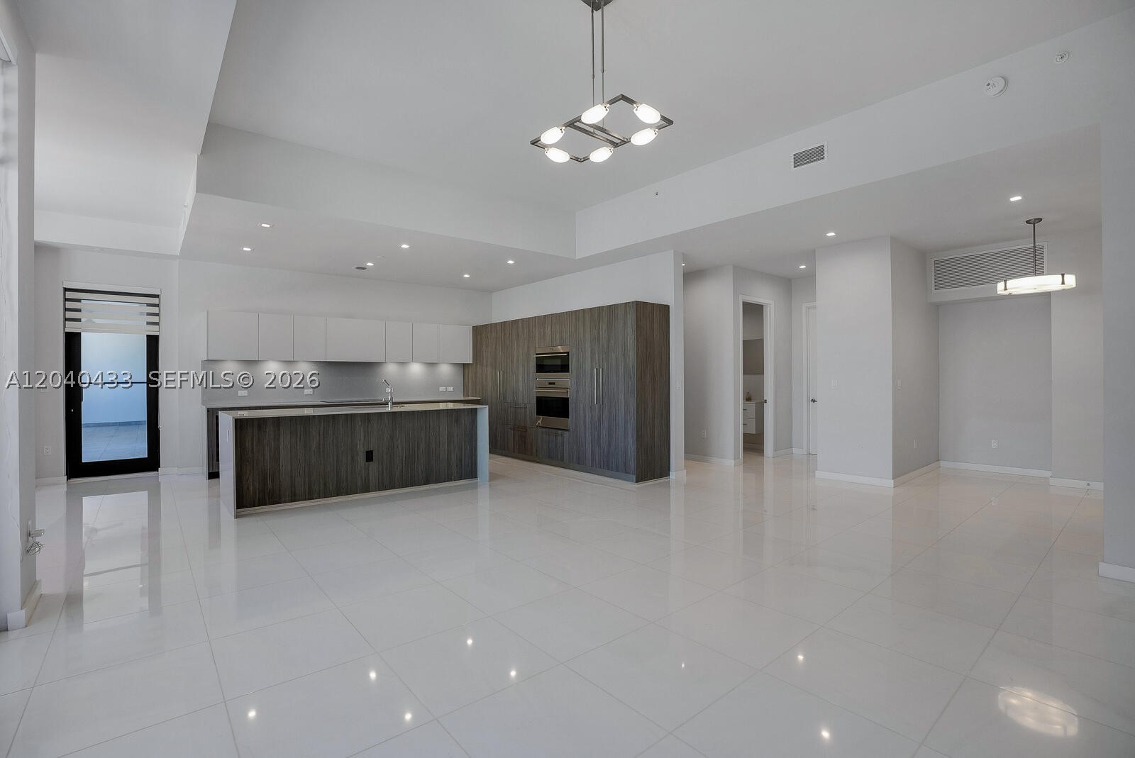 275 Giralda Ave #6C, Coral Gables FL 33134