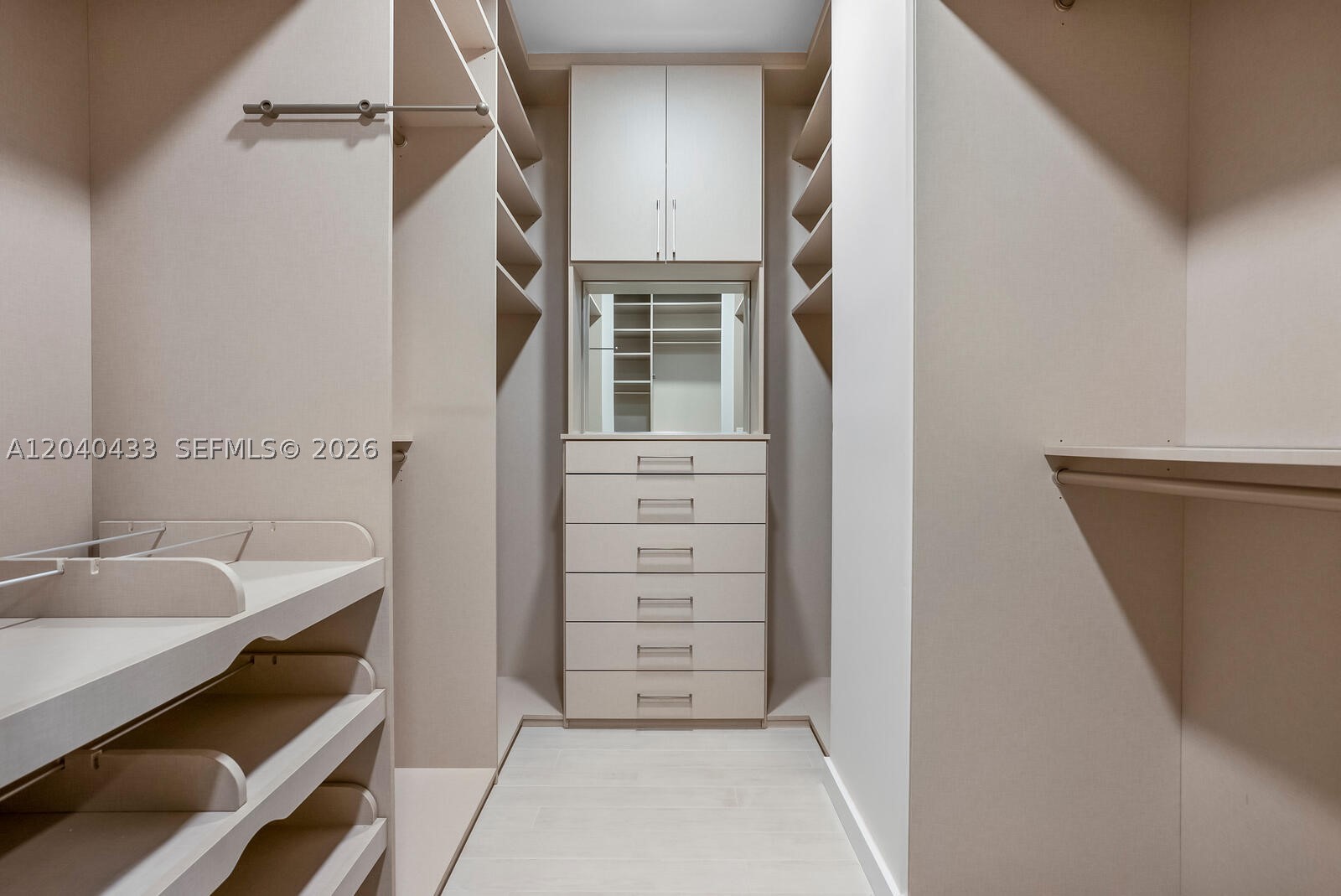 275 Giralda Ave #6C, Coral Gables FL 33134