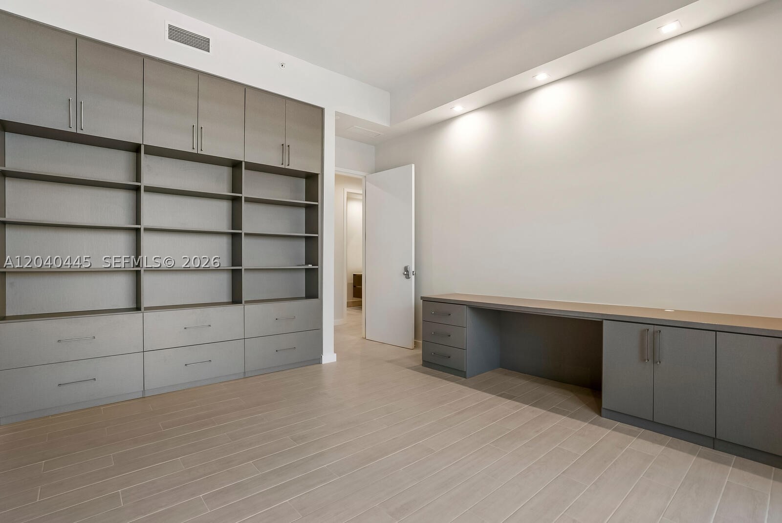 275 Giralda Ave #6C, Coral Gables FL 33134