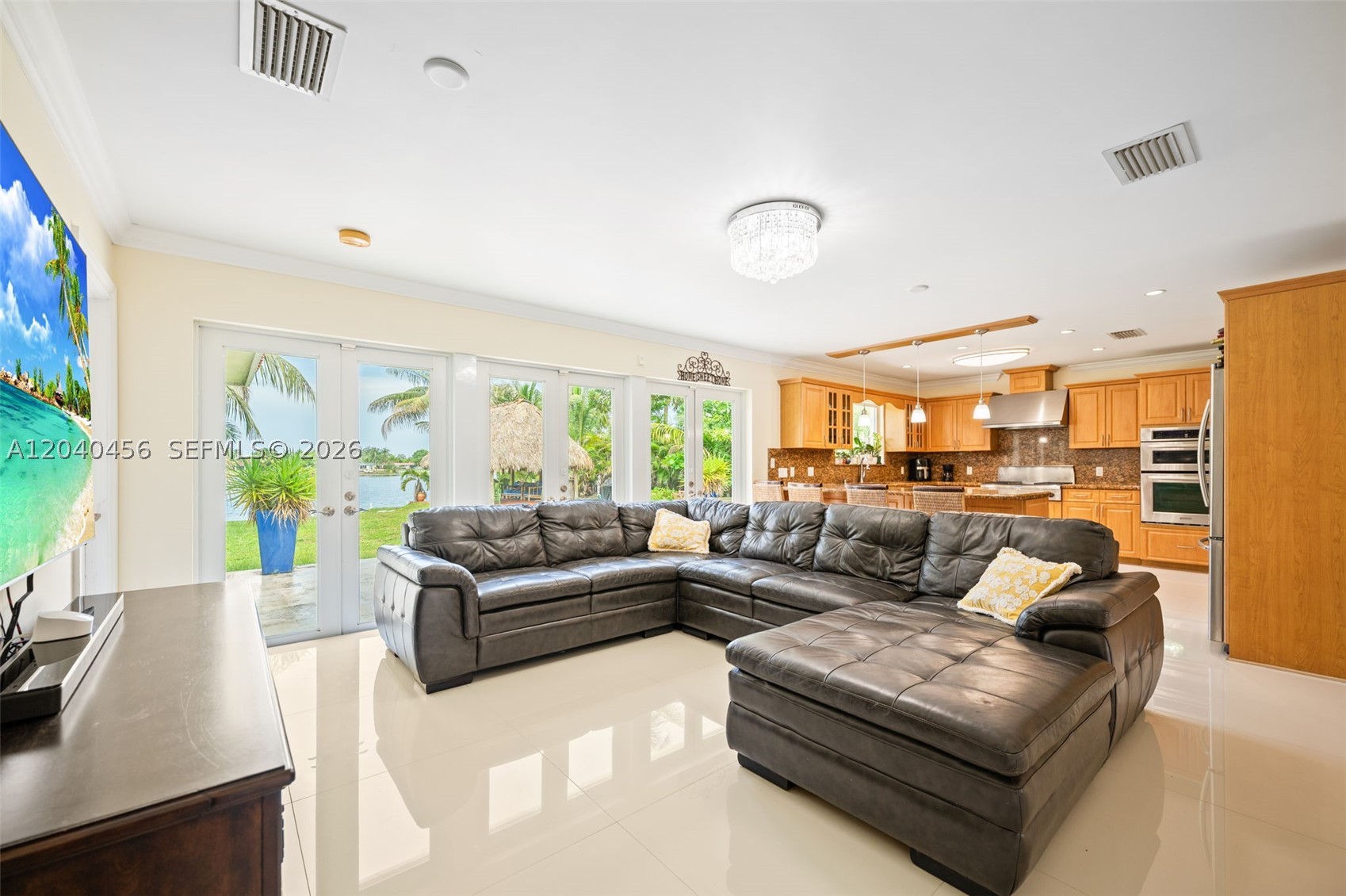 6185 W 10th Ave, Hialeah FL 33012