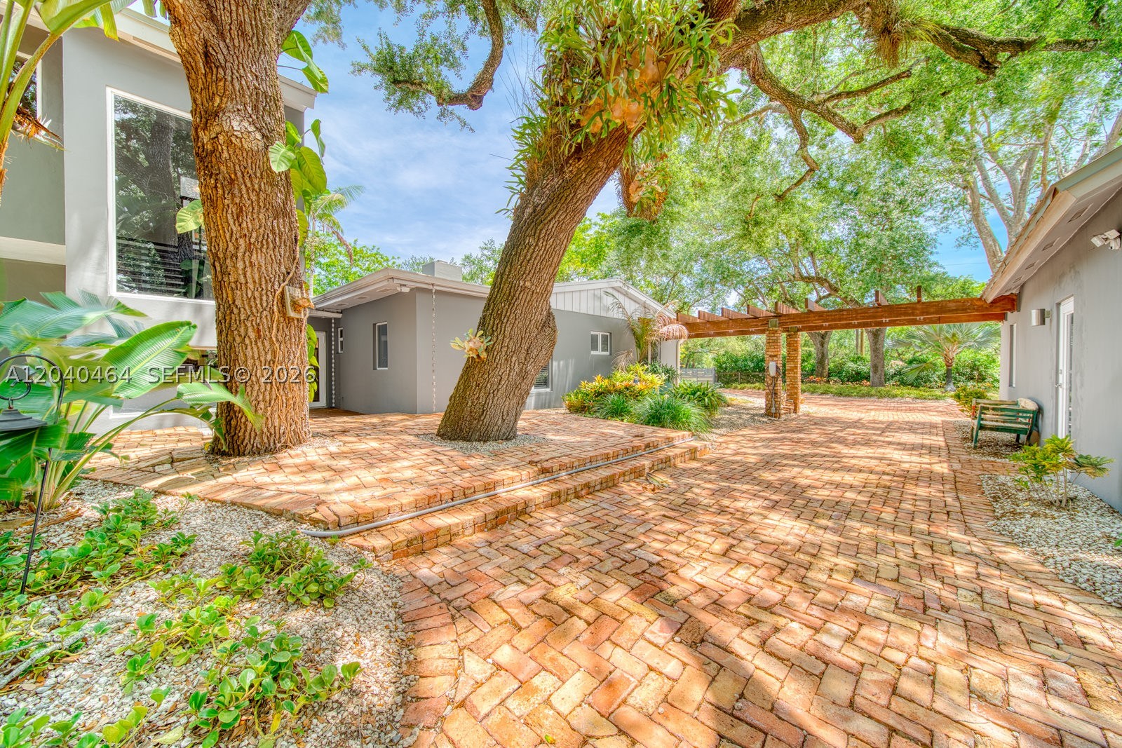 9737 SW 98th St, Miami FL 33176