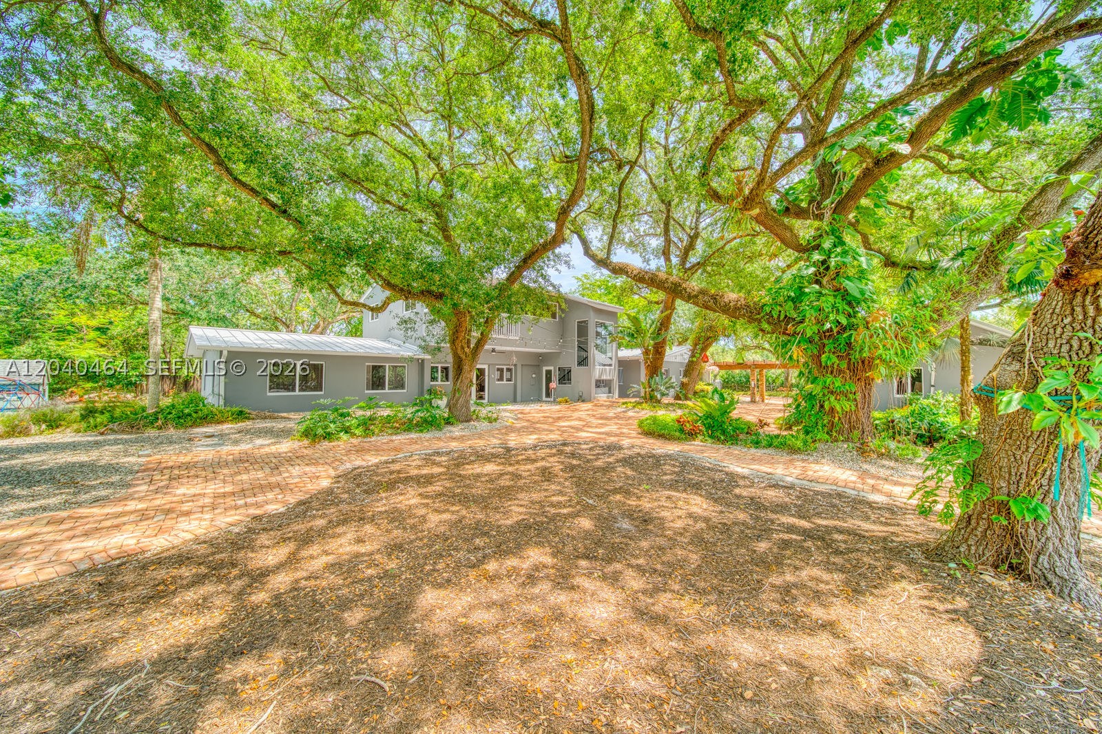 9737 SW 98th St, Miami FL 33176