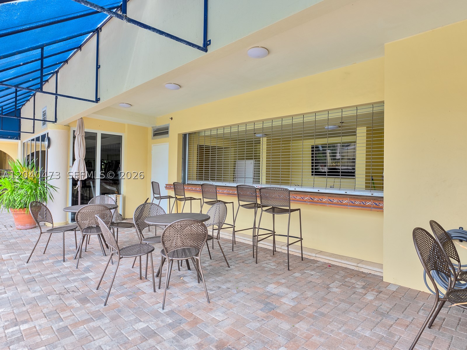 2351 Douglas Rd #910, Miami FL 33145