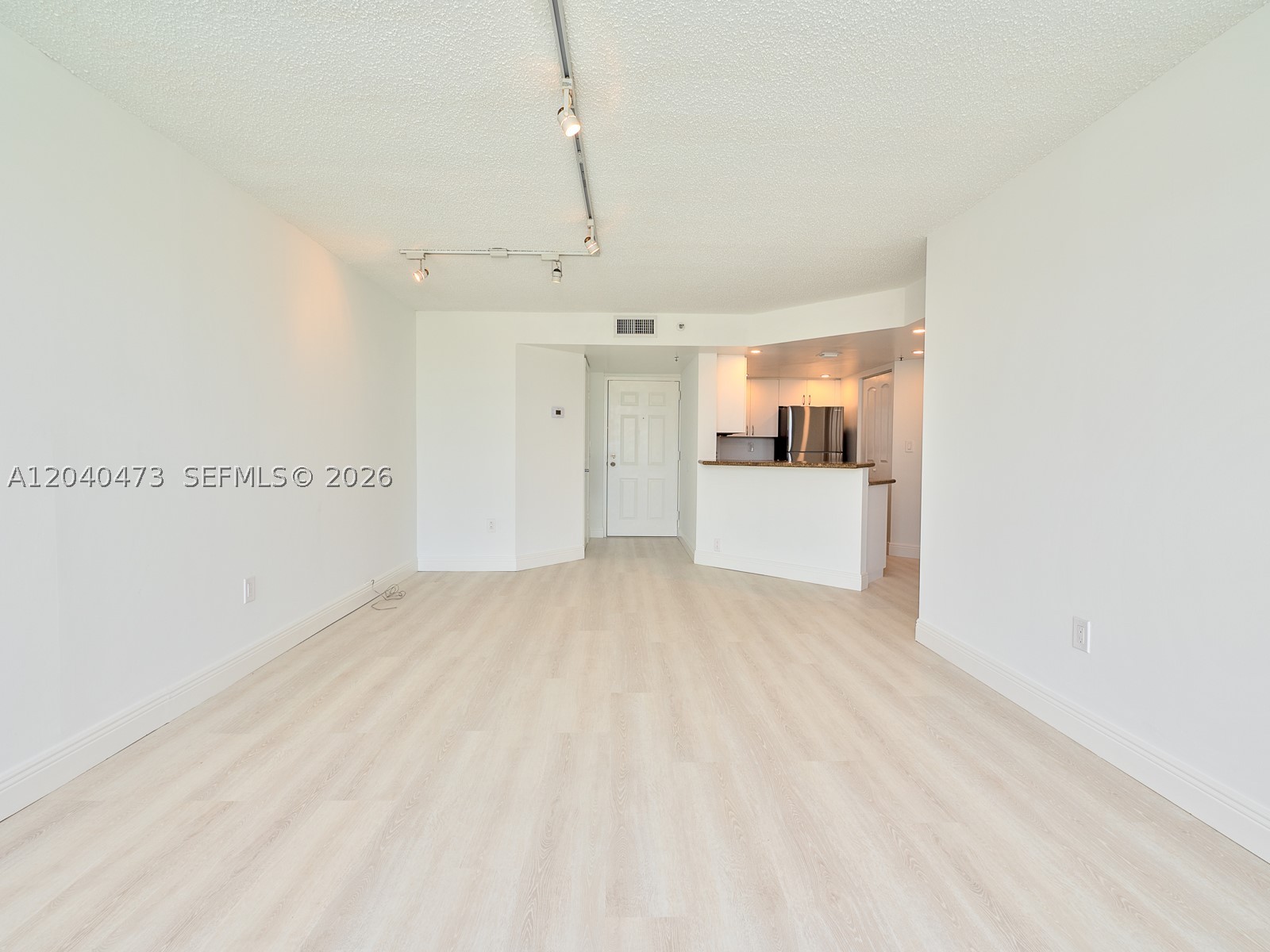 2351 Douglas Rd #910, Miami FL 33145