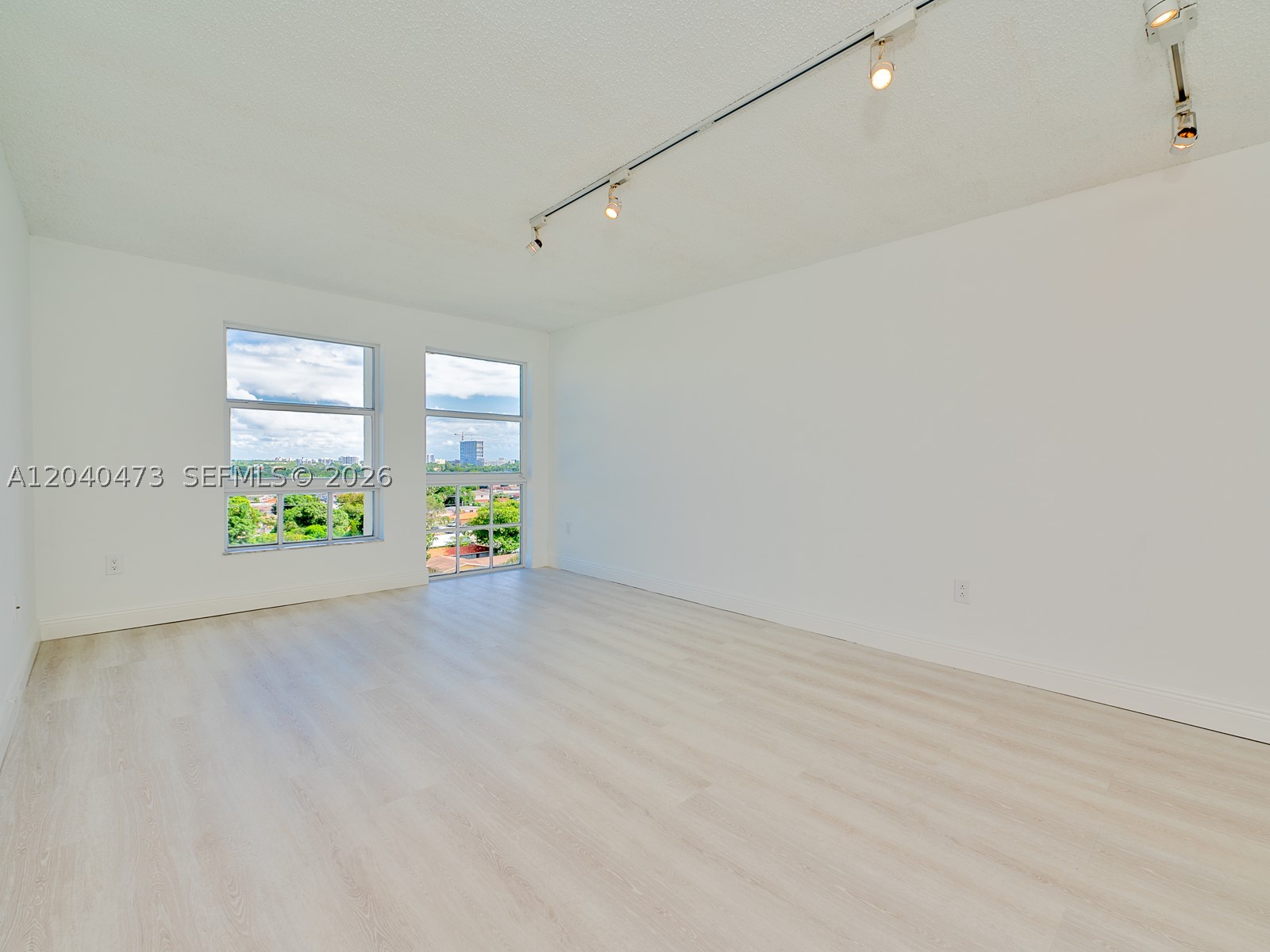2351 Douglas Rd #910, Miami FL 33145