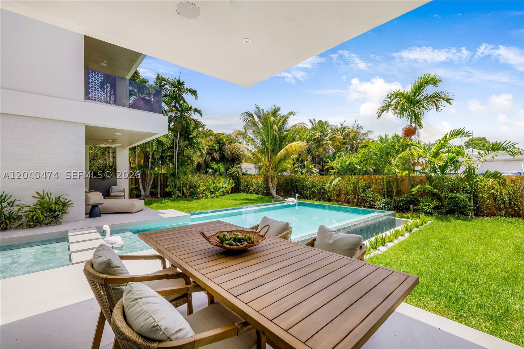 1008 NE 114th St, Biscayne Park FL 33161