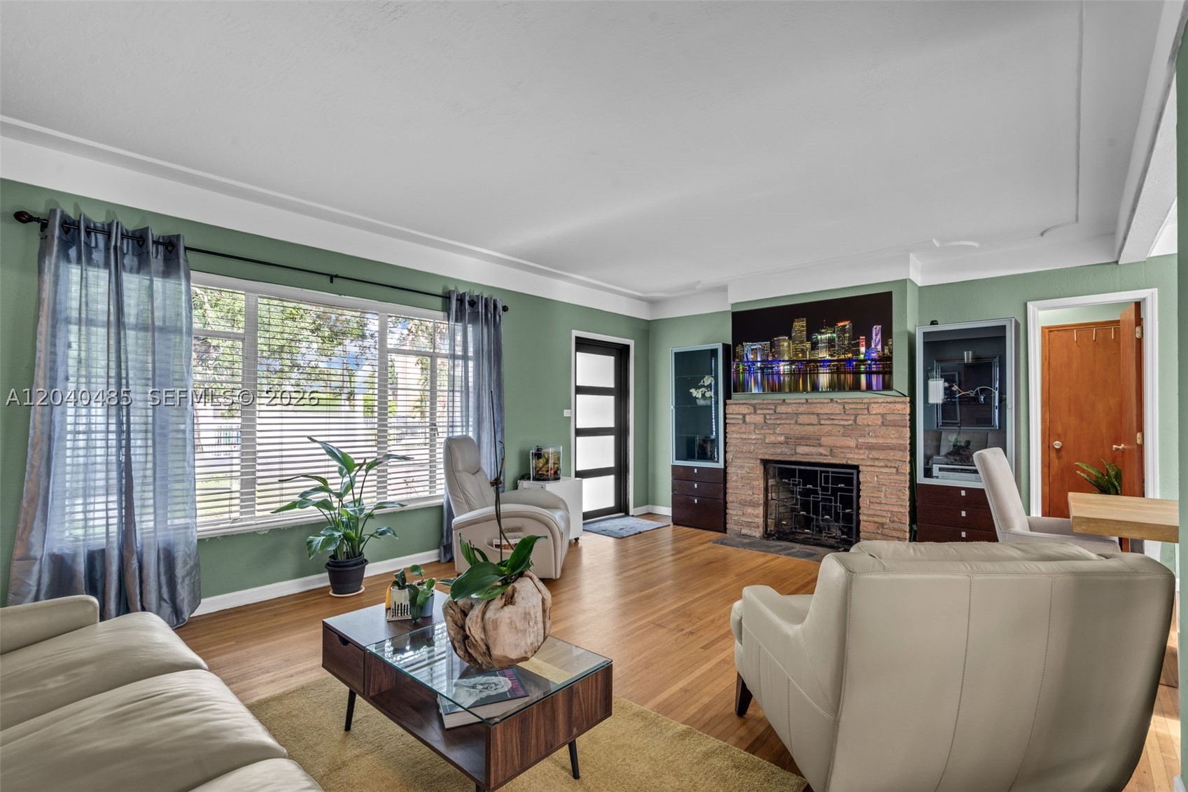 21 SW 59th Ave, Miami FL 33144
