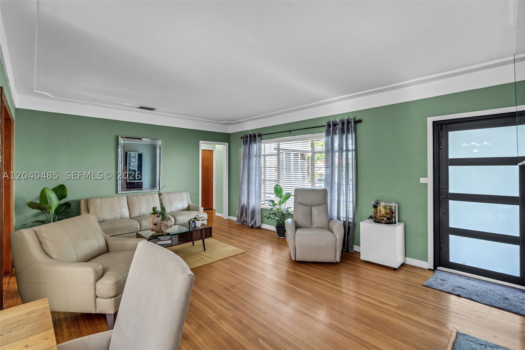 21 SW 59th Ave, Miami FL 33144