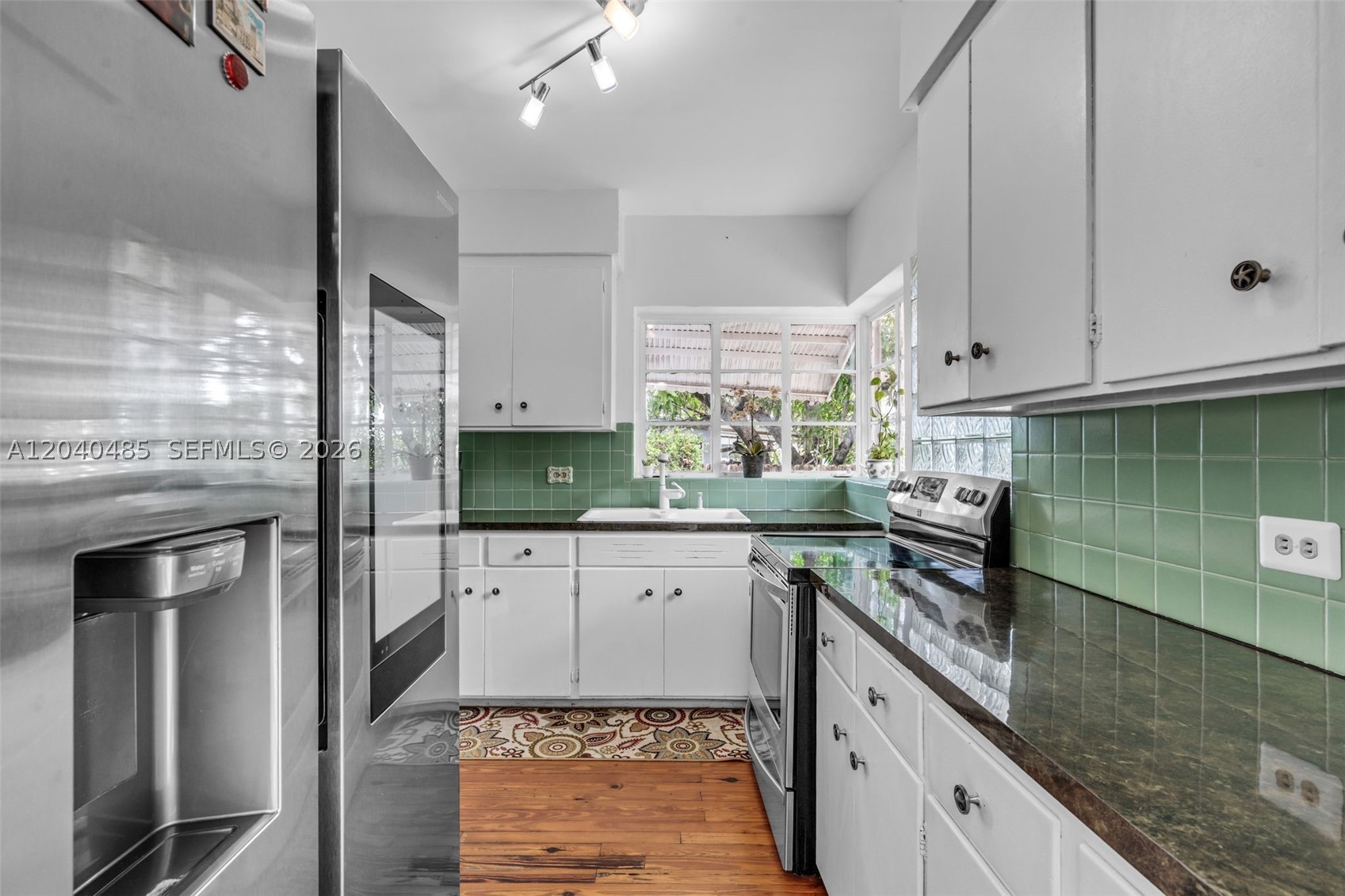 21 SW 59th Ave, Miami FL 33144