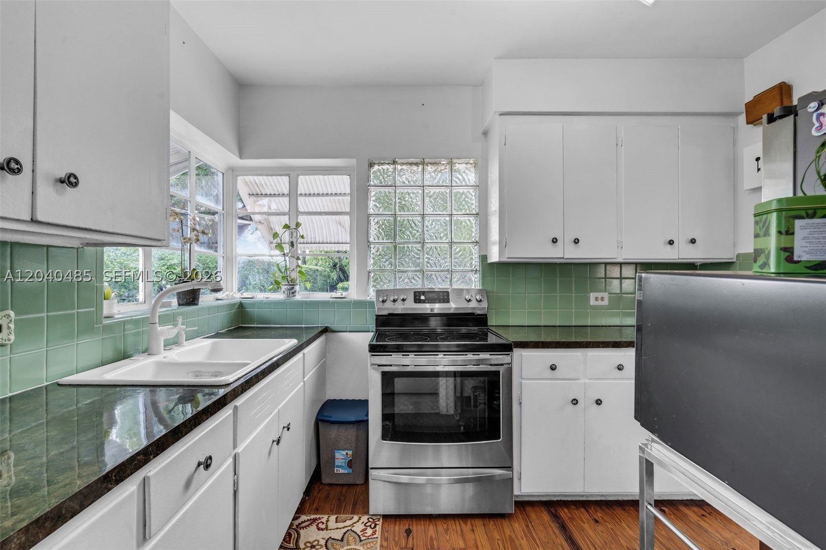 21 SW 59th Ave, Miami FL 33144
