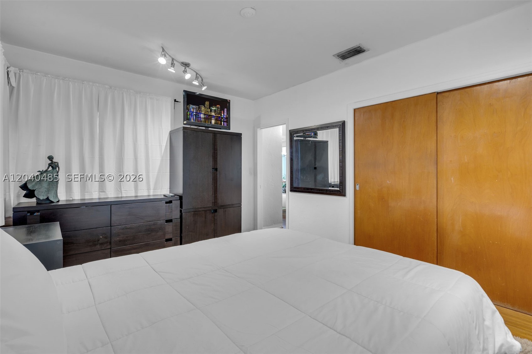 21 SW 59th Ave, Miami FL 33144