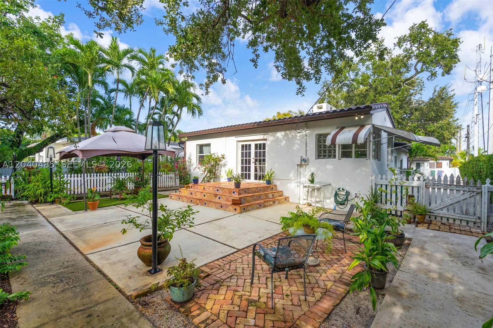 21 SW 59th Ave, Miami FL 33144