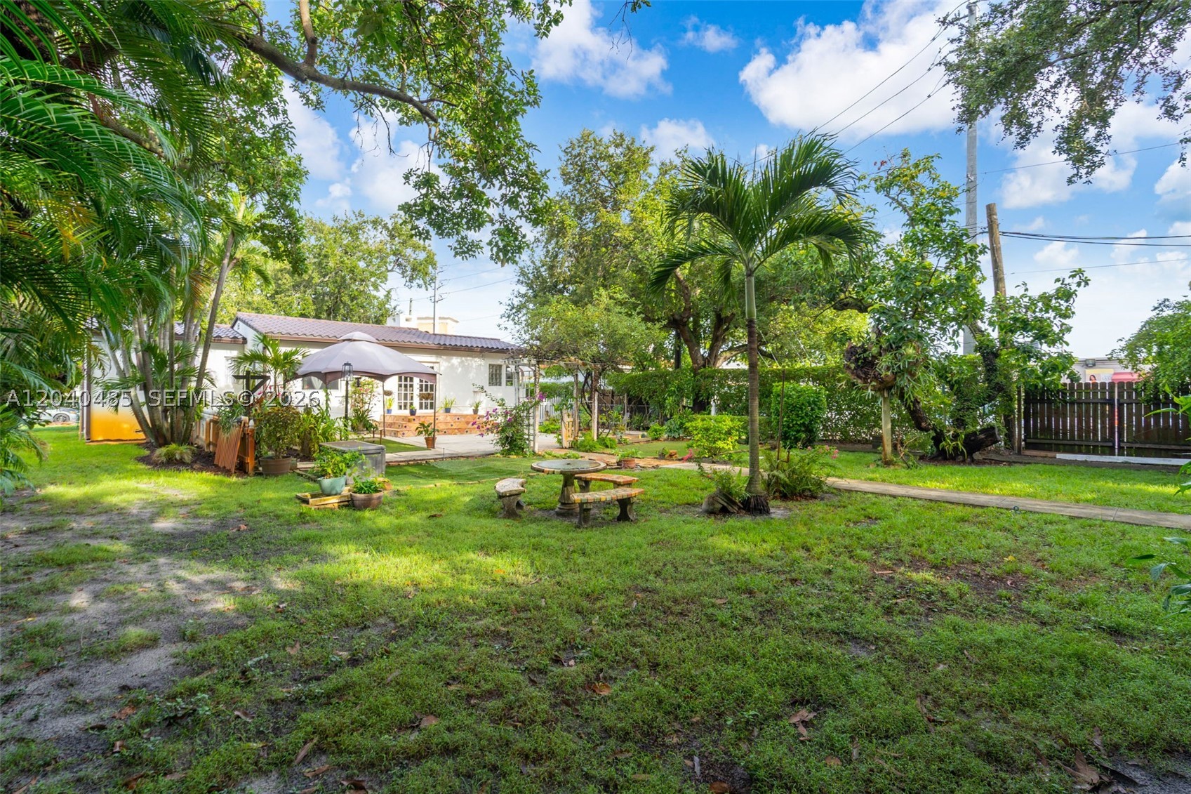 21 SW 59th Ave, Miami FL 33144