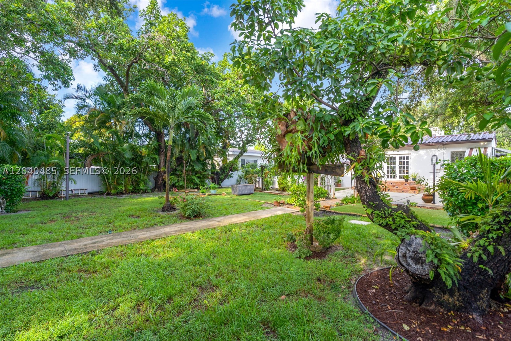 21 SW 59th Ave, Miami FL 33144