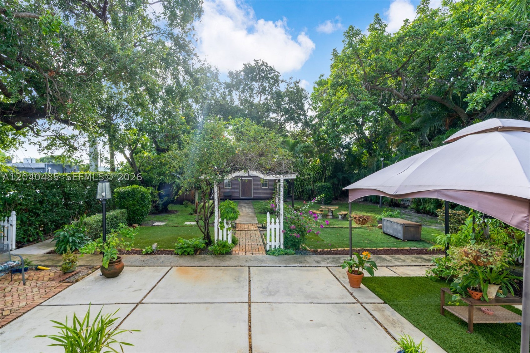 21 SW 59th Ave, Miami FL 33144