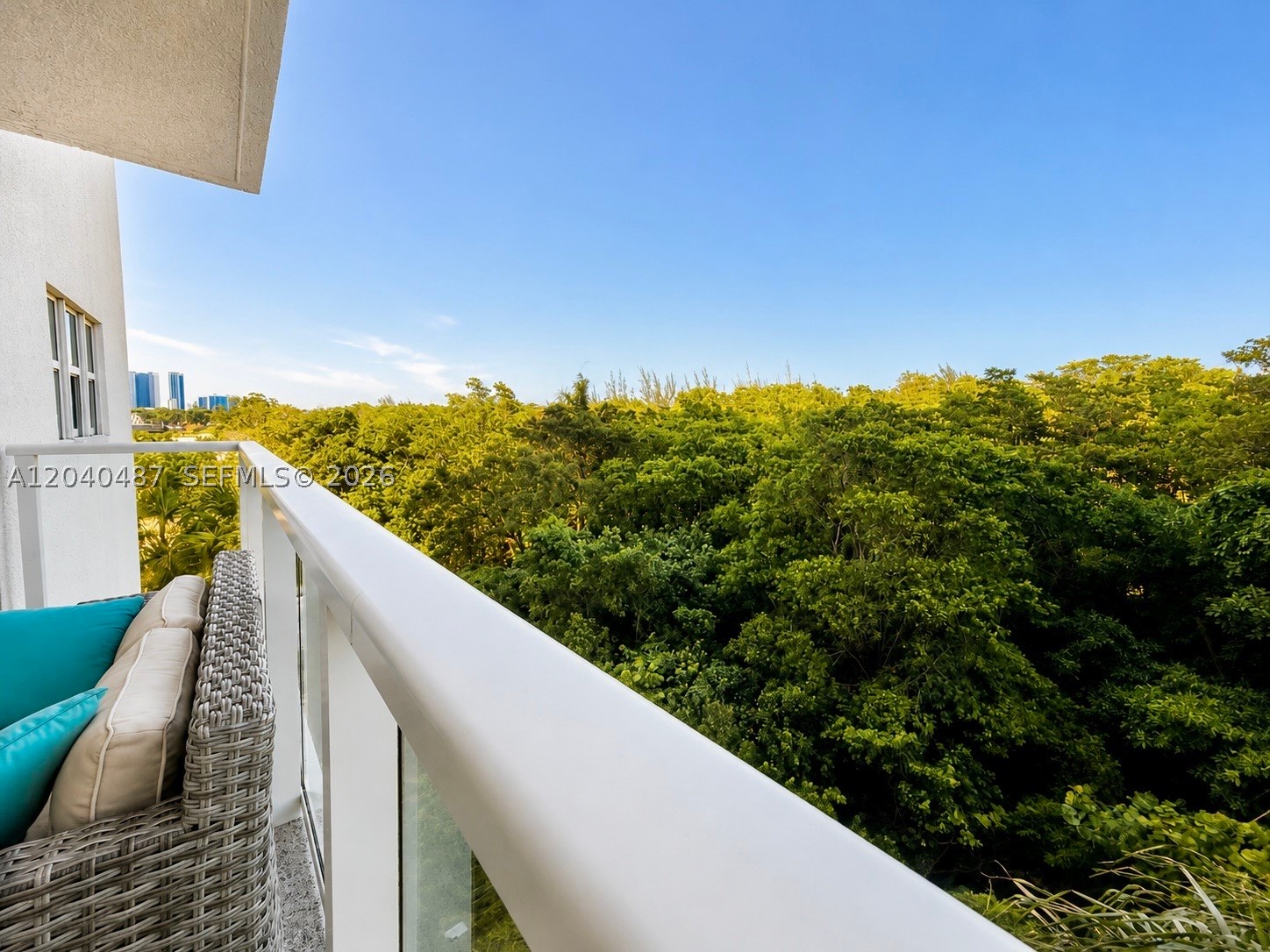 15051 Royal Oaks Ln #303, North Miami FL 33181