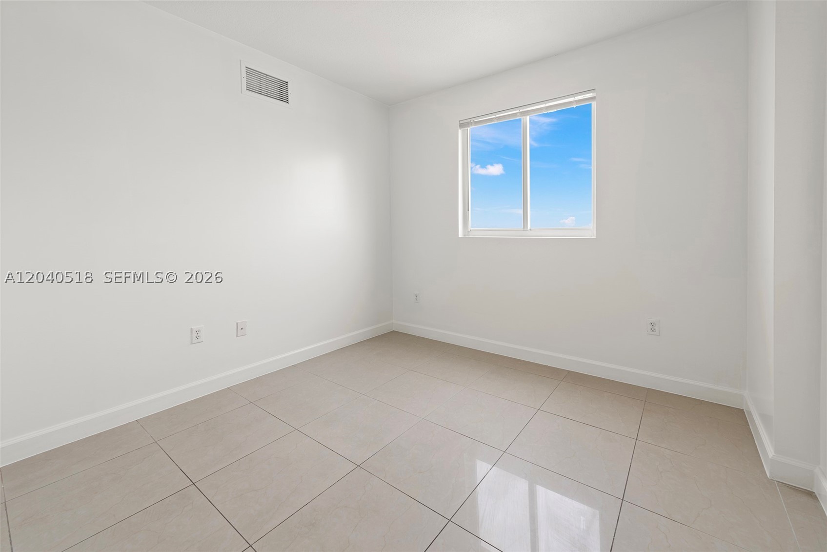 2217 NW 7th St #1109, Miami FL 33125