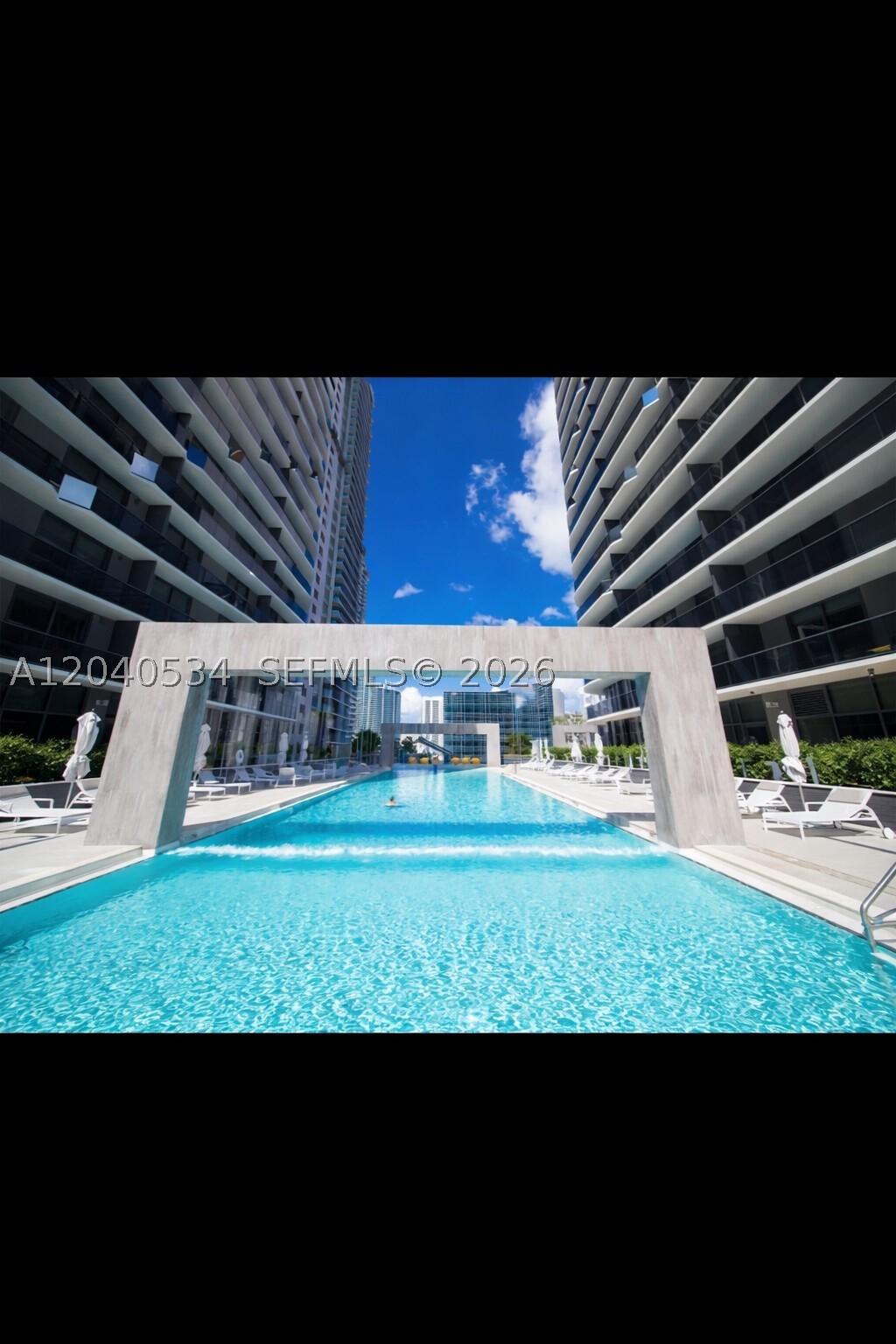 45 SW 9th St #1004, Miami FL 33130