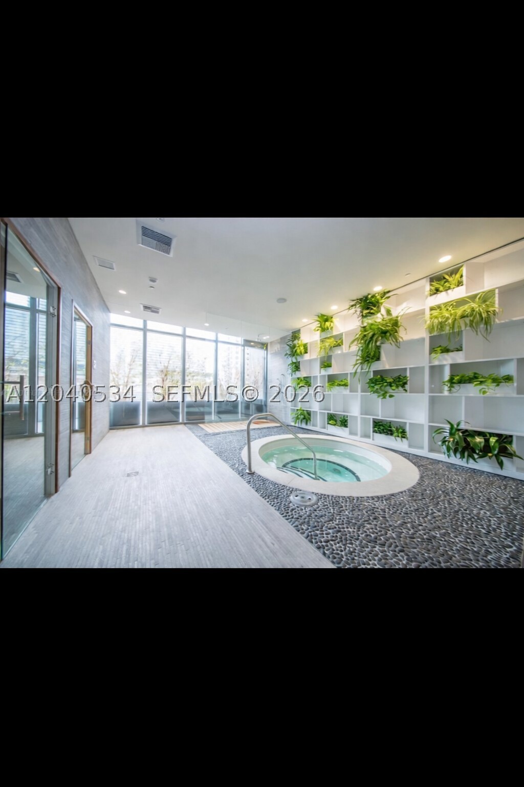 45 SW 9th St #1004, Miami FL 33130