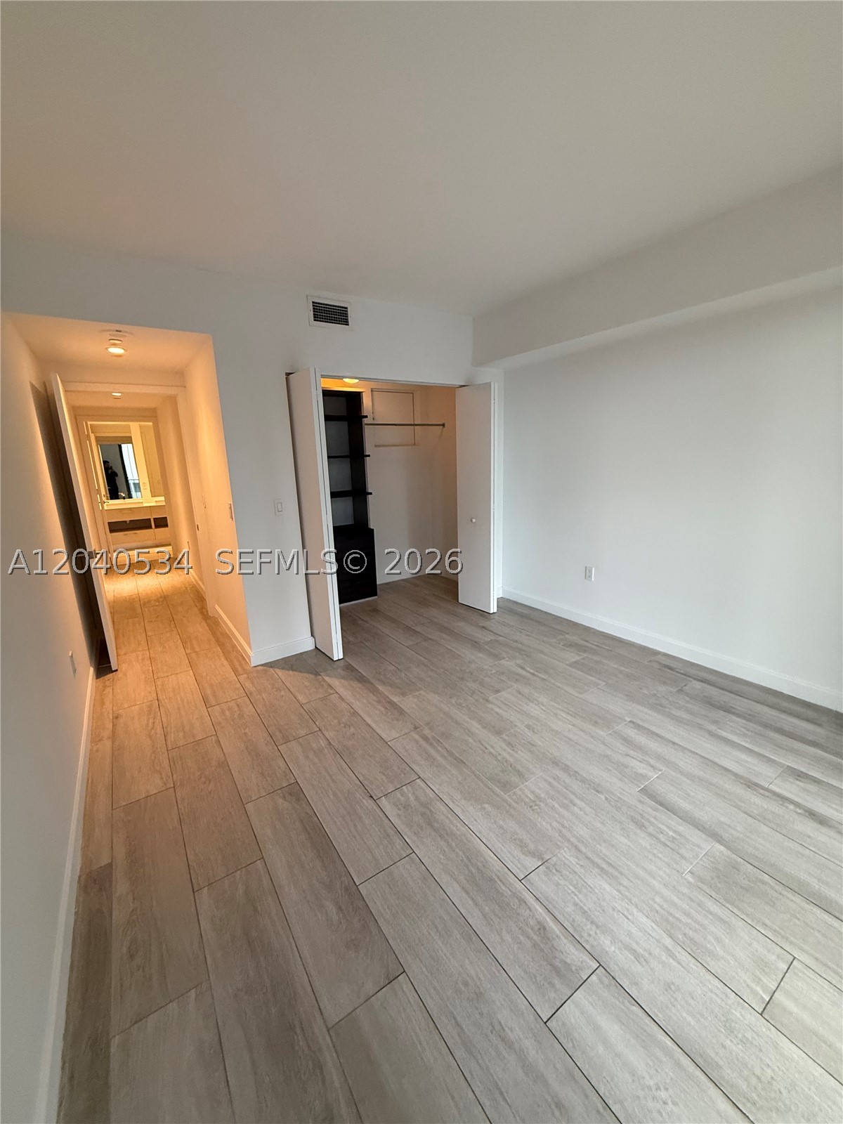 45 SW 9th St #1004, Miami FL 33130