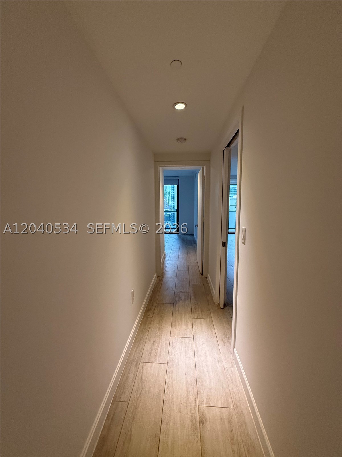 45 SW 9th St #1004, Miami FL 33130