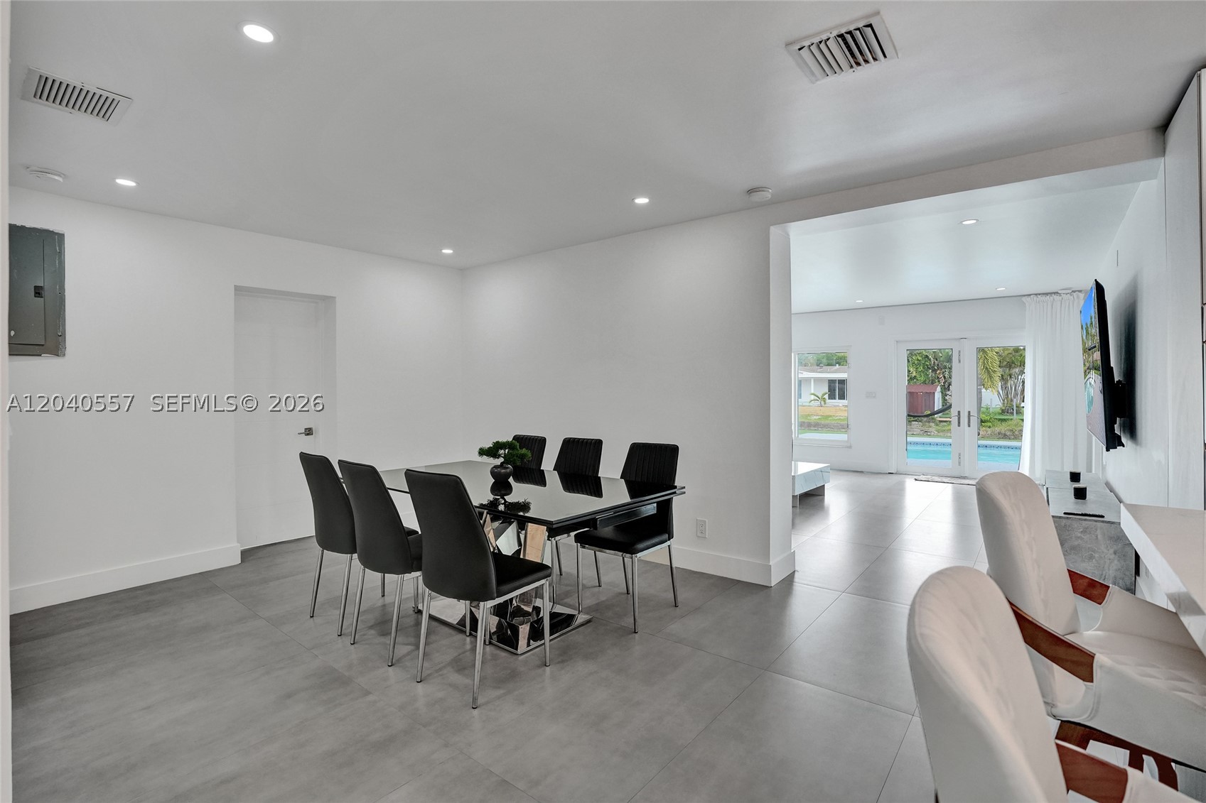 4480 SW 34th Dr, Dania Beach FL 33312