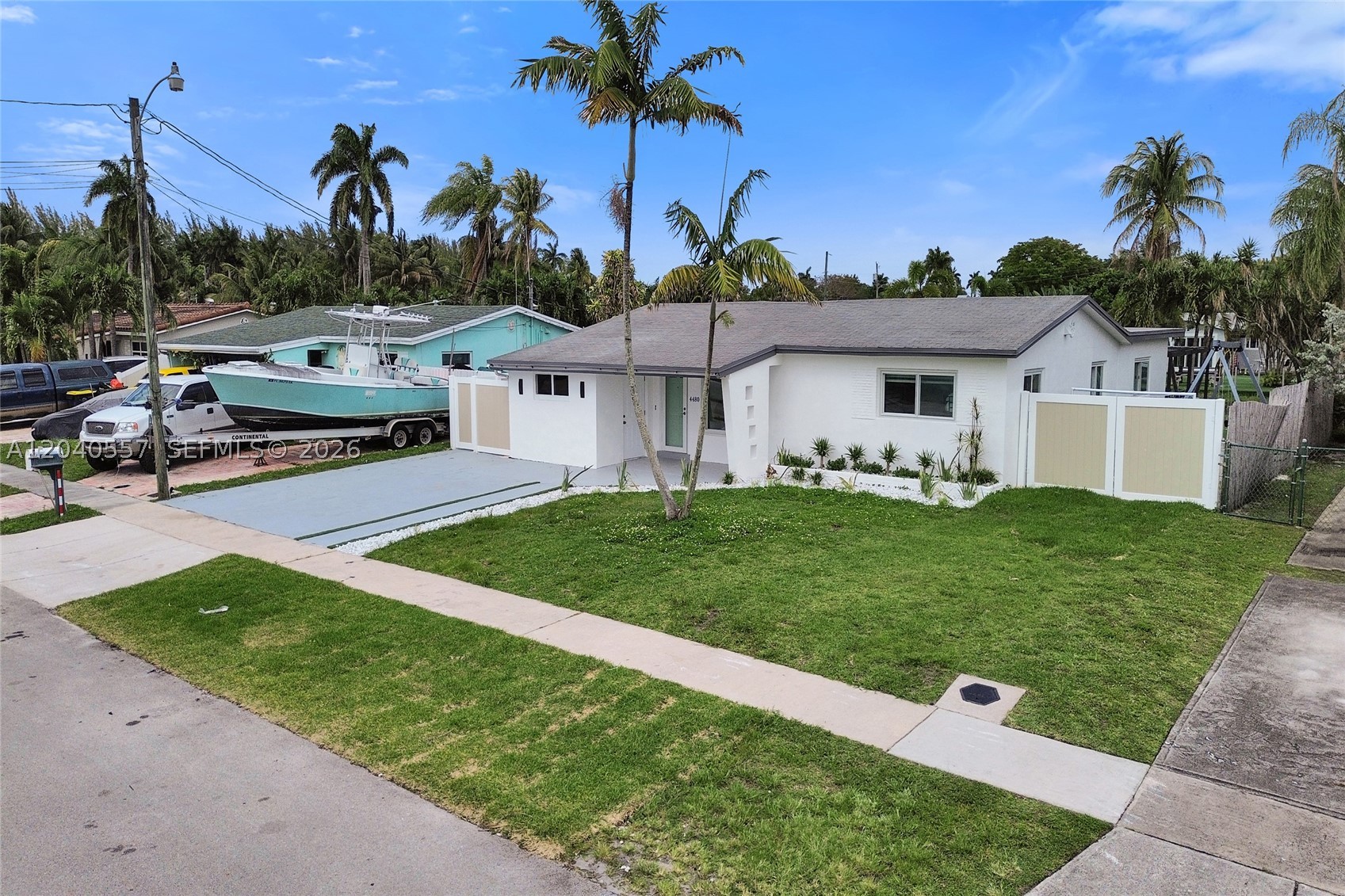 4480 SW 34th Dr, Dania Beach FL 33312