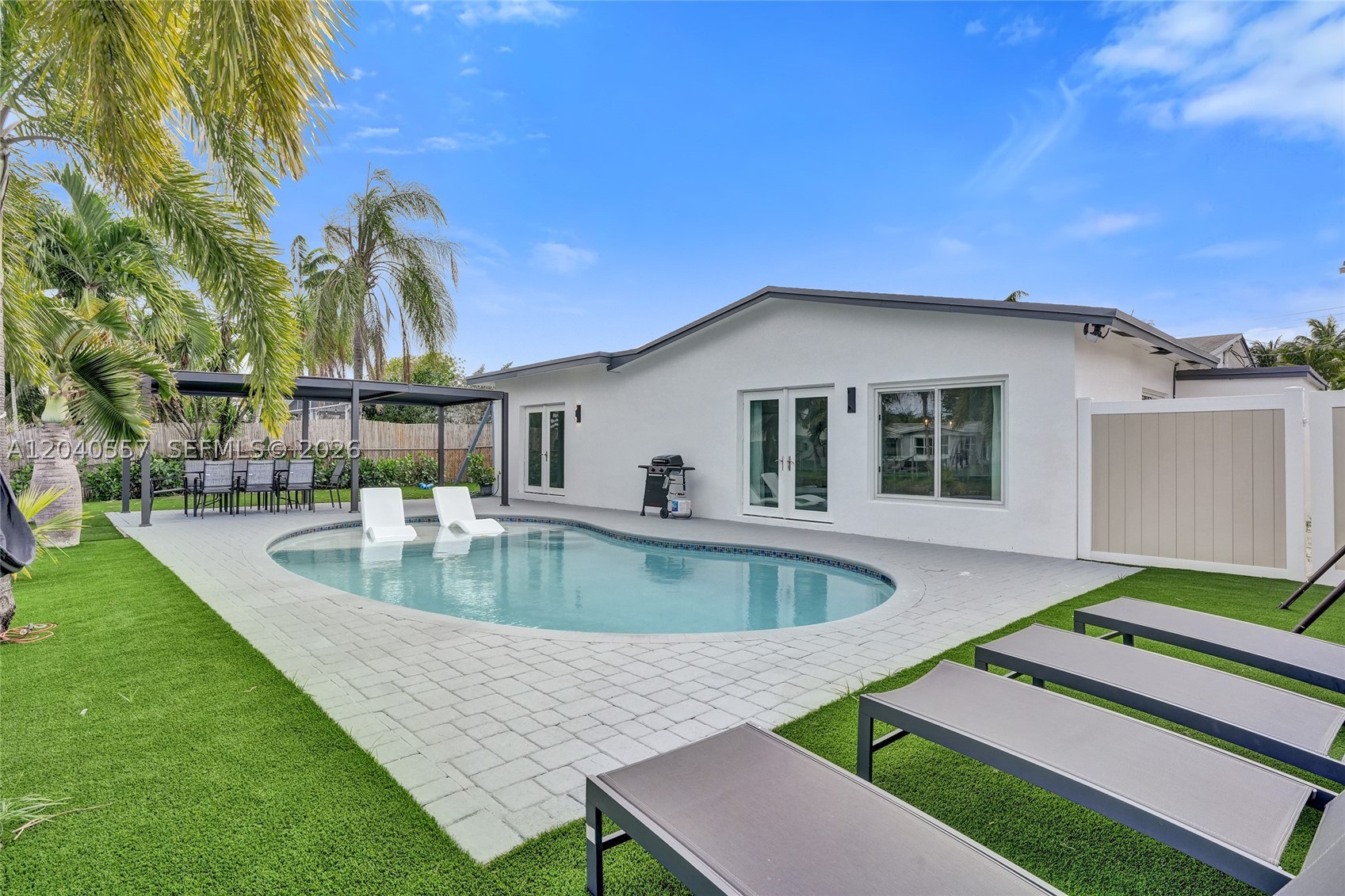 4480 SW 34th Dr, Dania Beach FL 33312