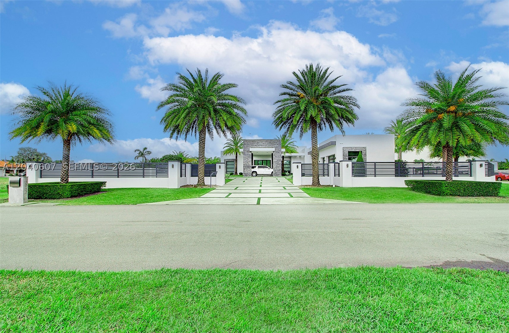 13052 NW 102nd Ave, Hialeah Gardens FL 33018