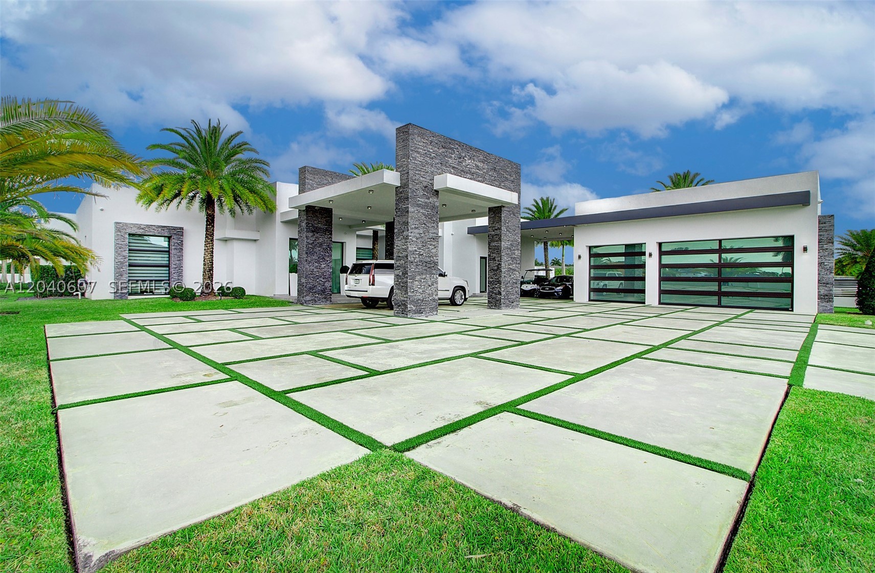 13052 NW 102nd Ave, Hialeah Gardens FL 33018