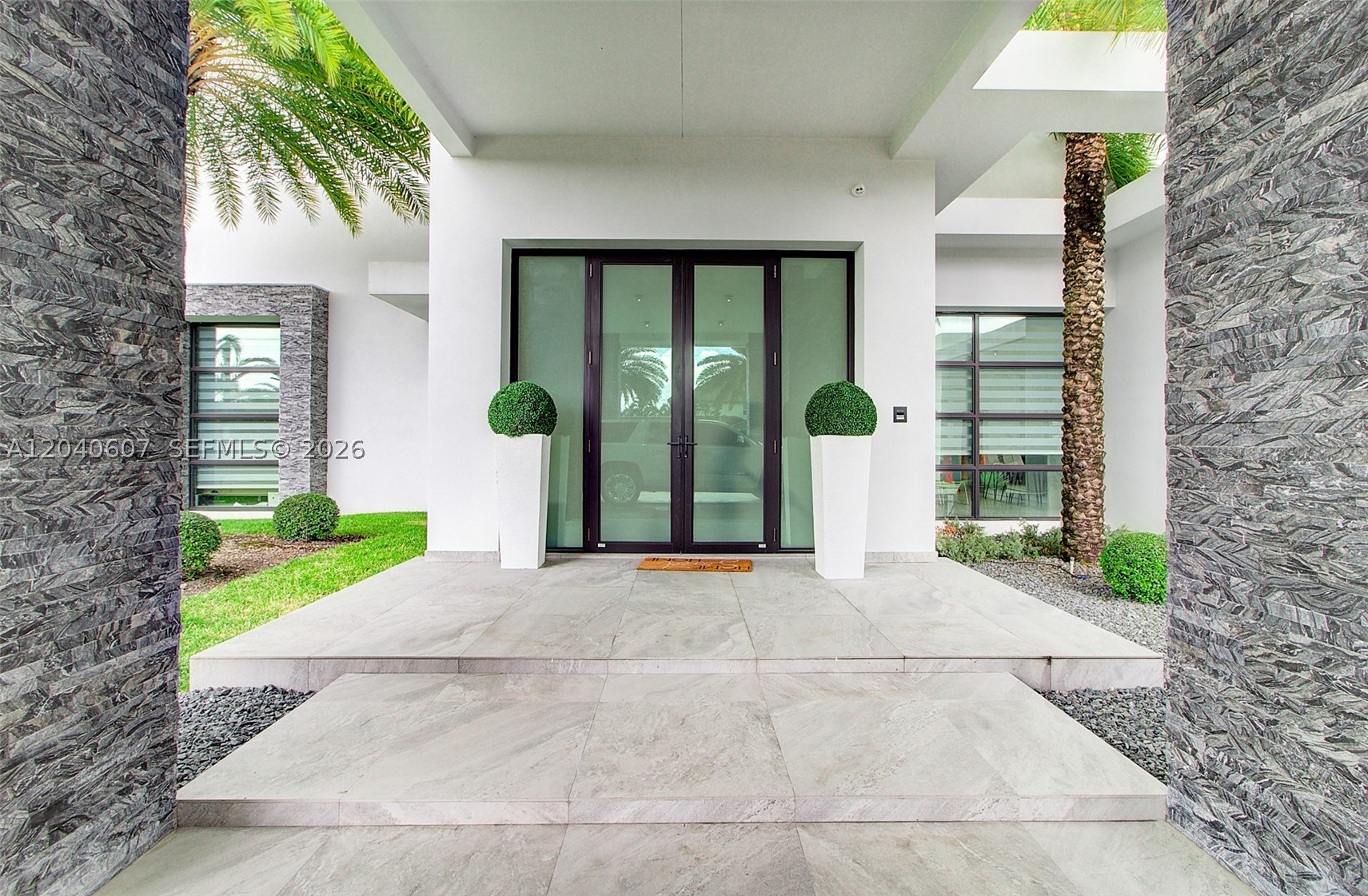 13052 NW 102nd Ave, Hialeah Gardens FL 33018