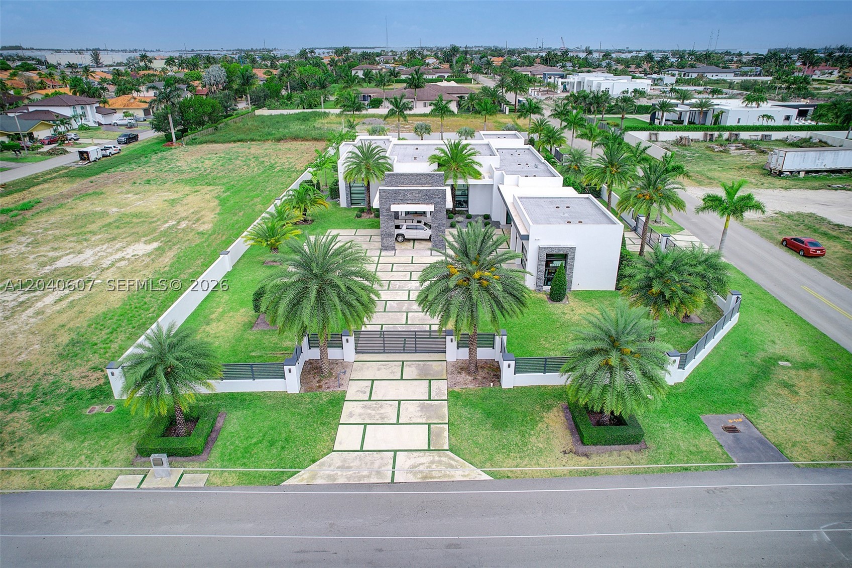 13052 NW 102nd Ave, Hialeah Gardens FL 33018