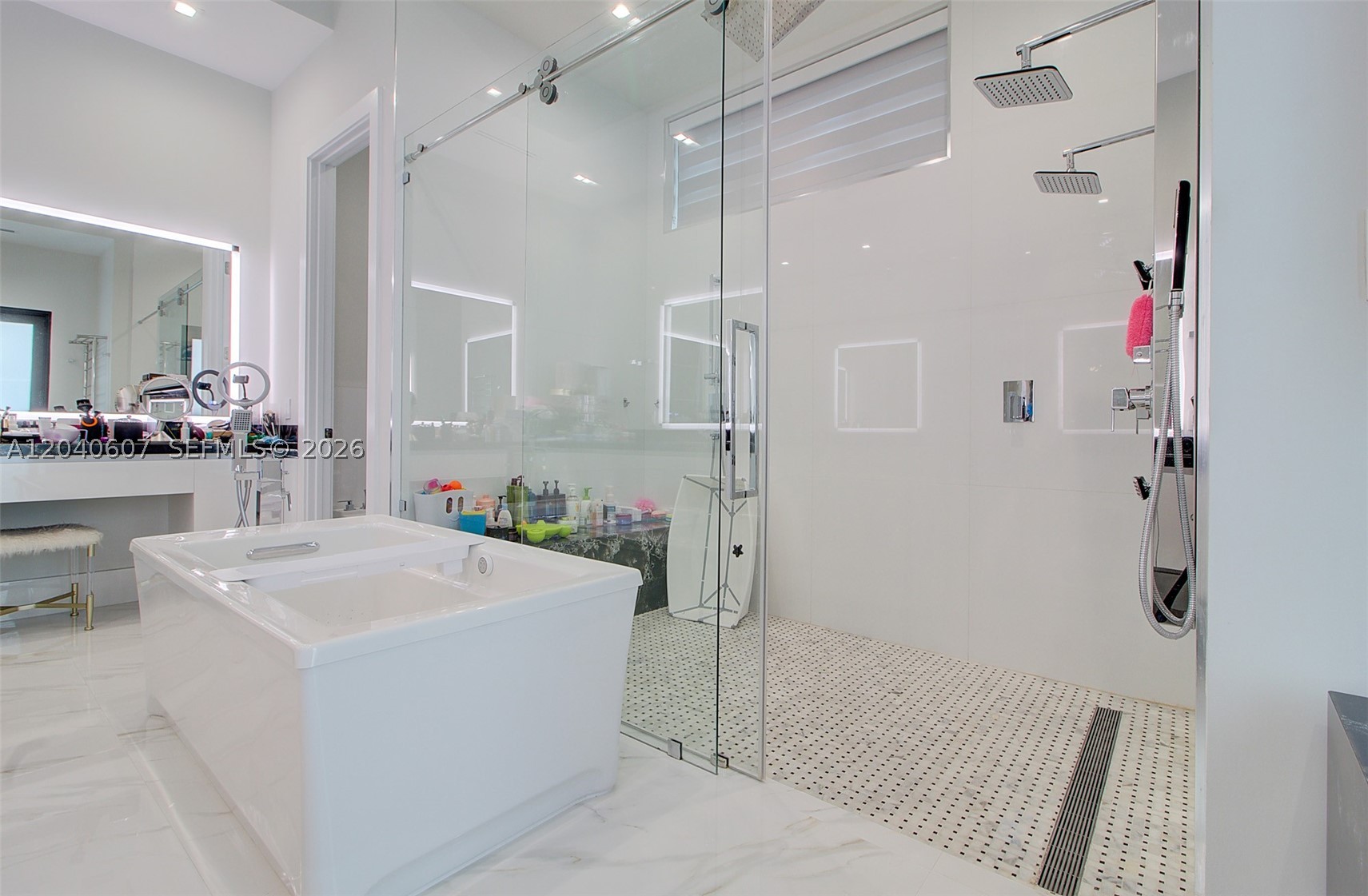 13052 NW 102nd Ave, Hialeah Gardens FL 33018
