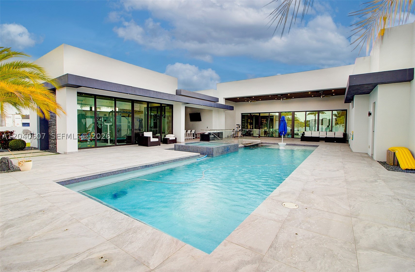 13052 NW 102nd Ave, Hialeah Gardens FL 33018