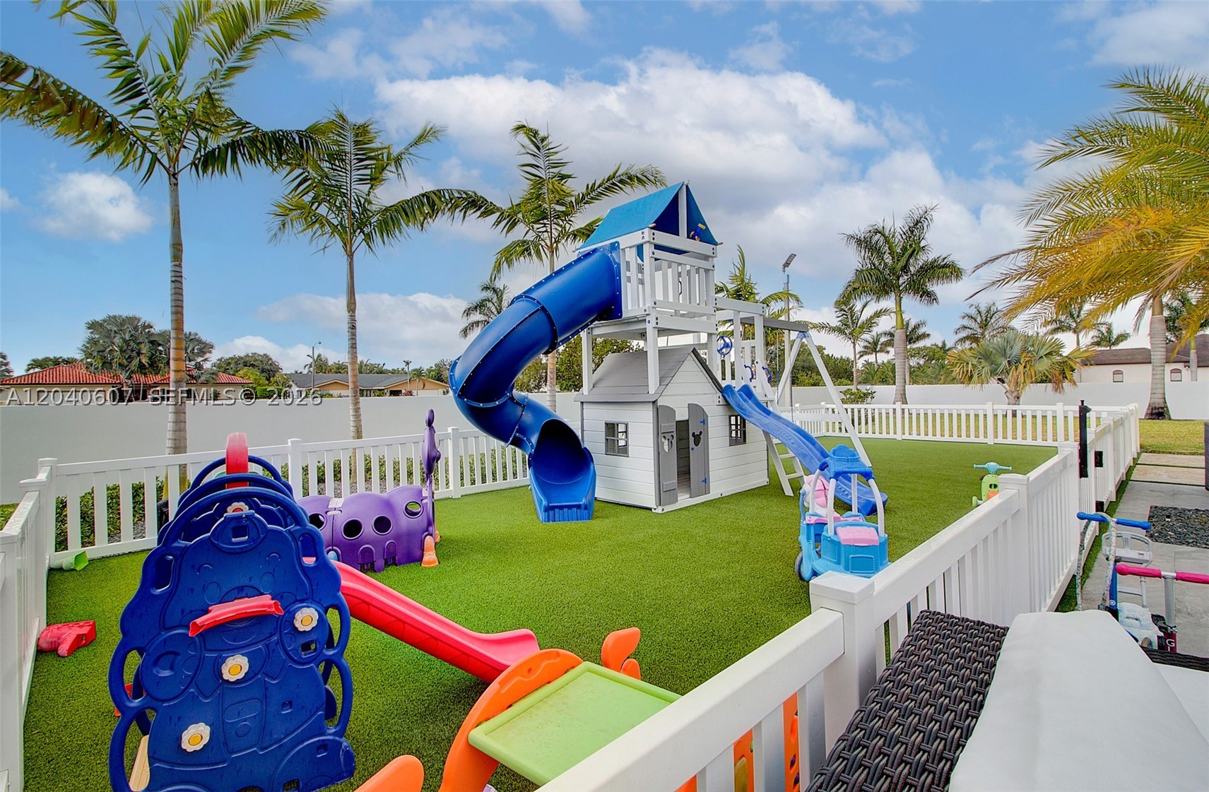 13052 NW 102nd Ave, Hialeah Gardens FL 33018