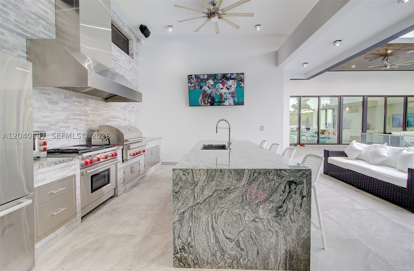 13052 NW 102nd Ave, Hialeah Gardens FL 33018