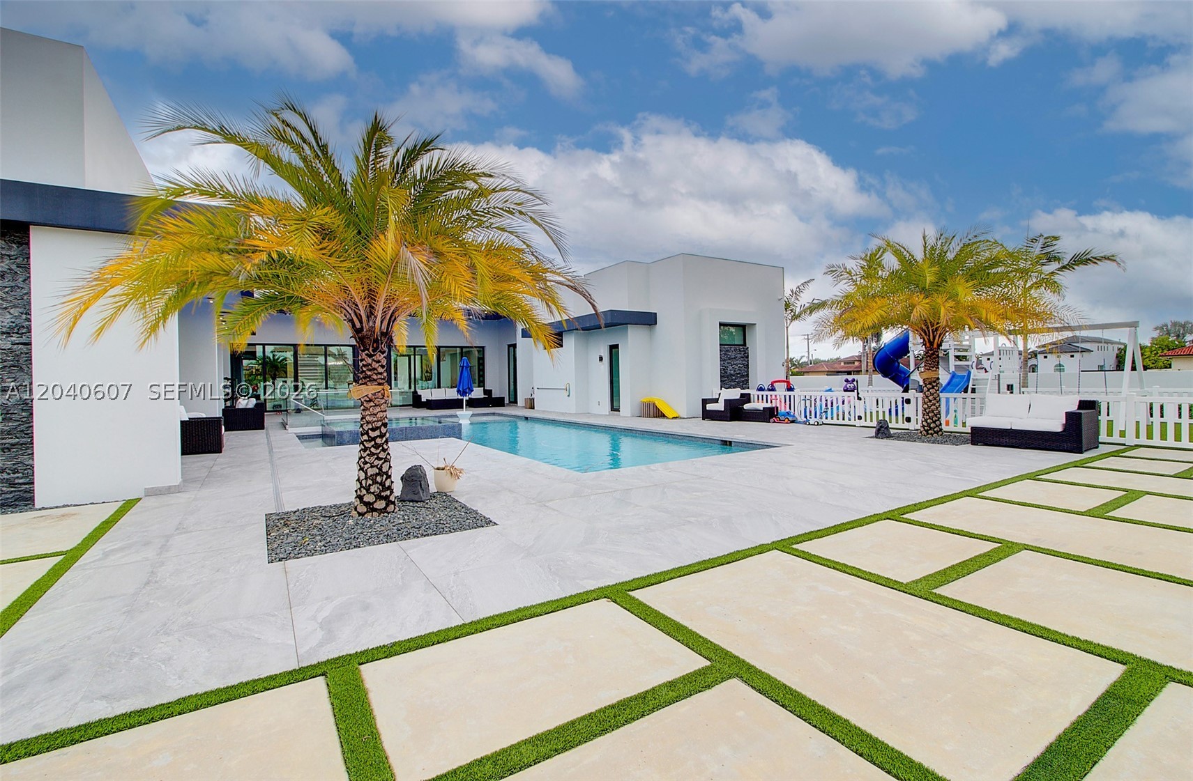 13052 NW 102nd Ave, Hialeah Gardens FL 33018