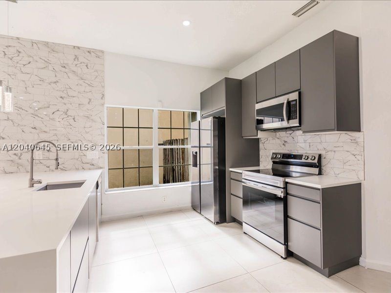 21475 SW 90th Pl, Cutler Bay FL 33189